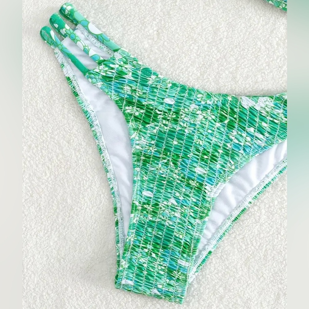 Green Floral U Wire Bandeau Bikini Set - Picture 4 of 6